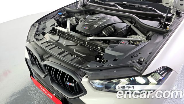BMW X6 M60i