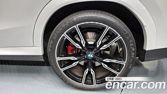 BMW X6 M60i