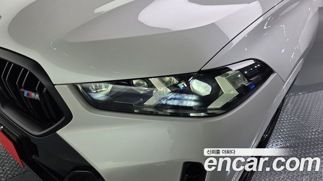 BMW X6 M60i