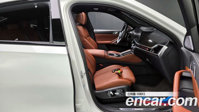 BMW X6 M60i