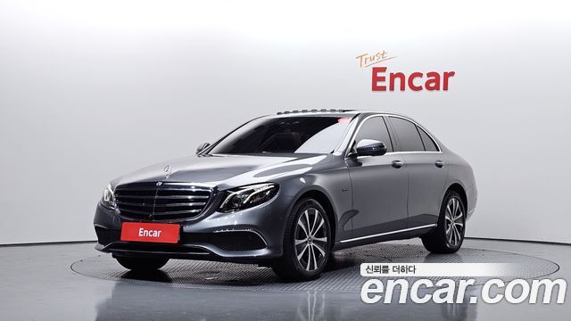 Mercedes-Benz E-Class E300e 4MATIC Exclusive