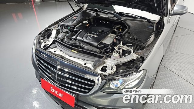 Mercedes-Benz E-Class E300e 4MATIC Exclusive