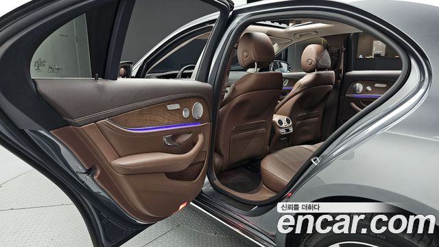 Mercedes-Benz E-Class E300e 4MATIC Exclusive