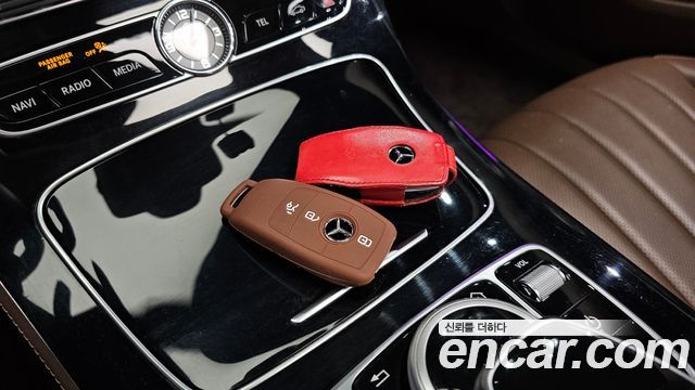 Mercedes-Benz E-Class E300e 4MATIC Exclusive