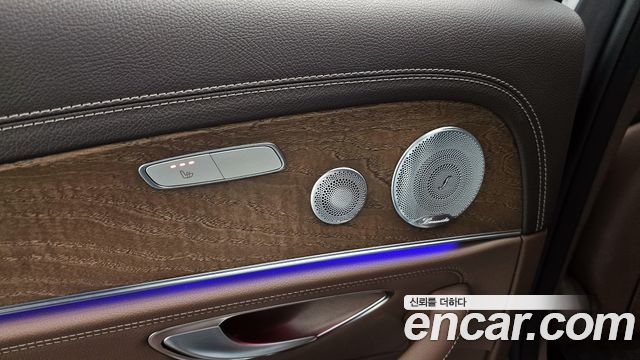 Mercedes-Benz E-Class E300e 4MATIC Exclusive