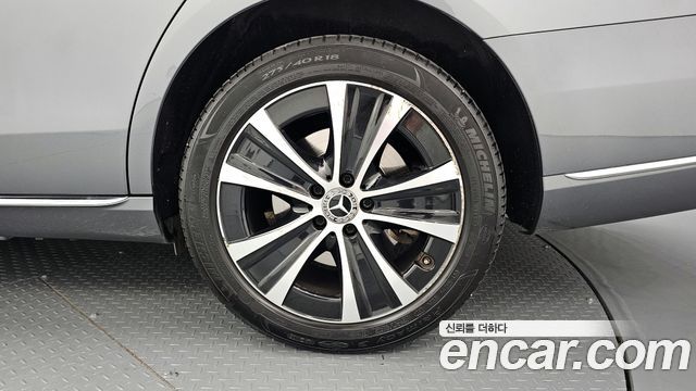 Mercedes-Benz E-Class E300e 4MATIC Exclusive