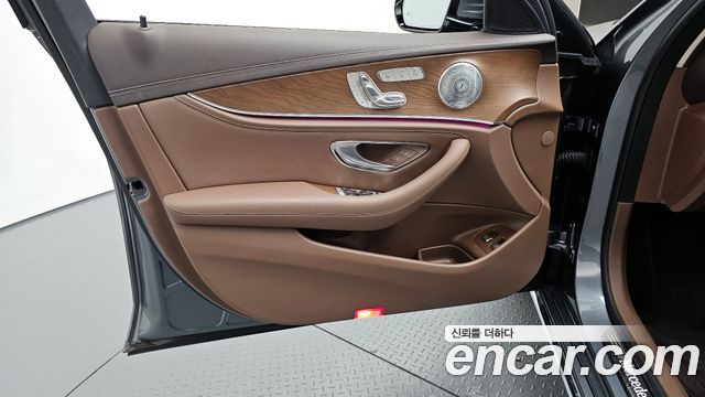 Mercedes-Benz E-Class E300e 4MATIC Exclusive