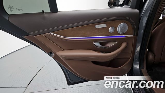 Mercedes-Benz E-Class E300e 4MATIC Exclusive