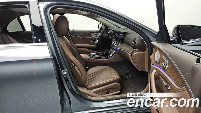 Mercedes-Benz E-Class E300e 4MATIC Exclusive