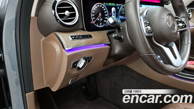 Mercedes-Benz E-Class E300e 4MATIC Exclusive