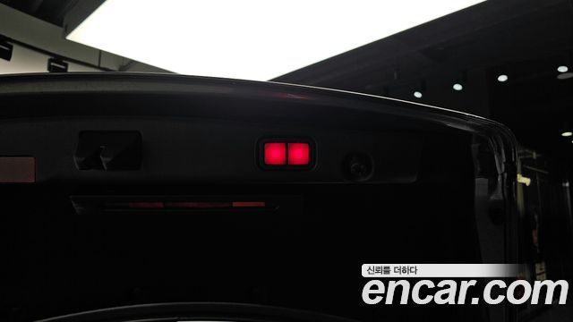 Mercedes-Benz E-Class E300e 4MATIC Exclusive