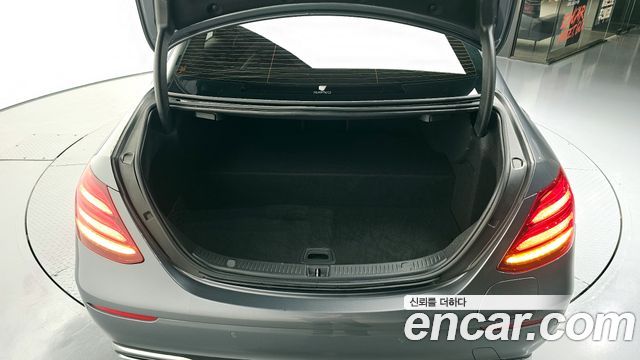 Mercedes-Benz E-Class E300e 4MATIC Exclusive