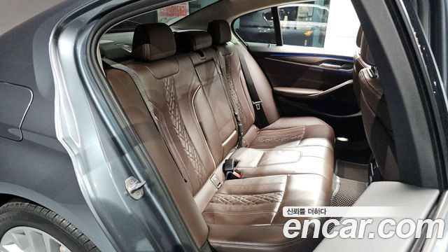 BMW 5-Series 520d xDrive Luxury Plus