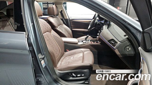 BMW 5-Series 520d xDrive Luxury Plus