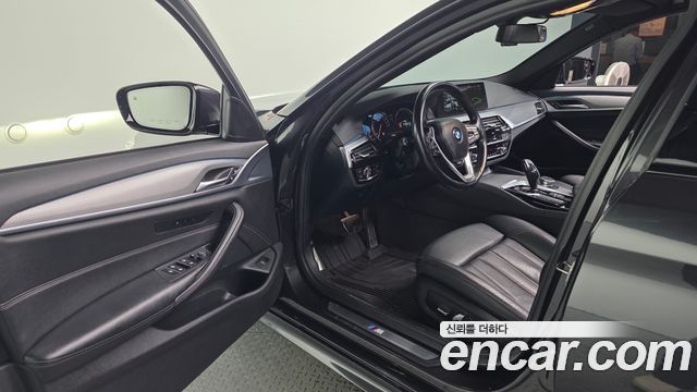 BMW 5-Series 520d M Sport package