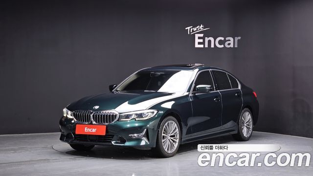 BMW 3-Series 320i Luxury