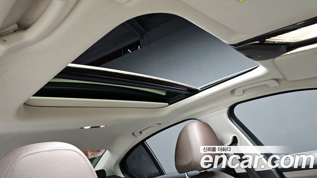BMW 3-Series 320i Luxury