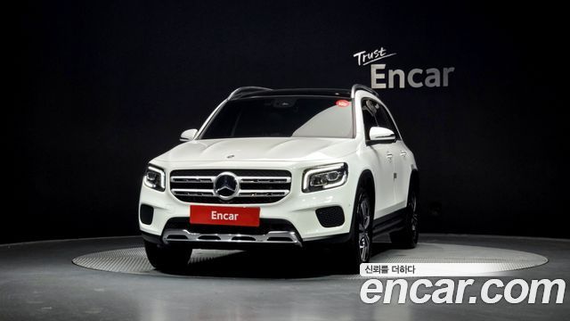 Mercedes-Benz GLB-Class GLB220