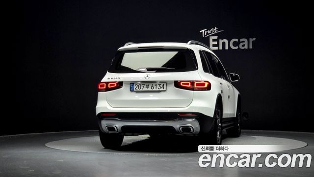Mercedes-Benz GLB-Class GLB220