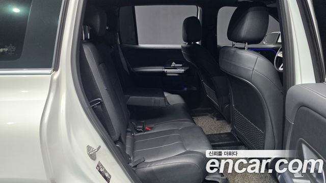 Mercedes-Benz GLB-Class GLB220