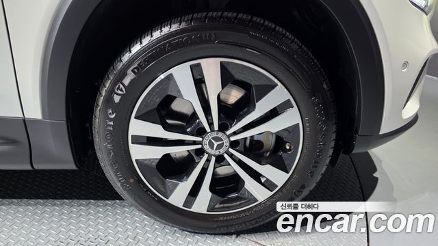 Mercedes-Benz GLB-Class GLB220