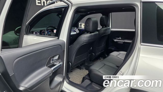 Mercedes-Benz GLB-Class GLB220