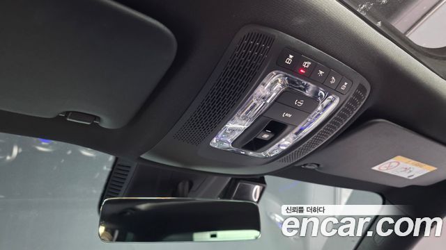 Mercedes-Benz GLB-Class GLB220