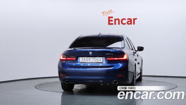 BMW 3-Series 330e Luxury