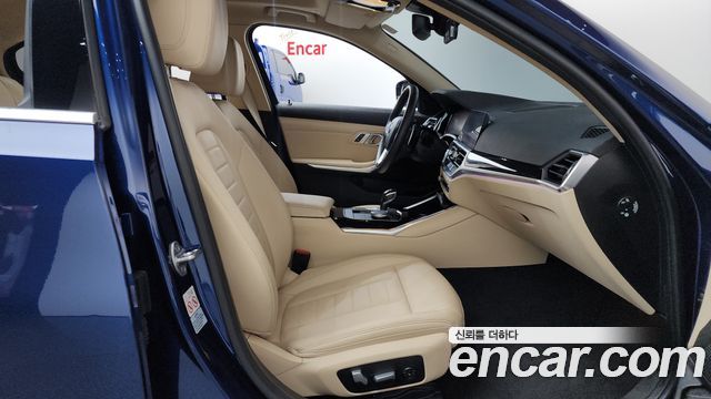 BMW 3-Series 330e Luxury