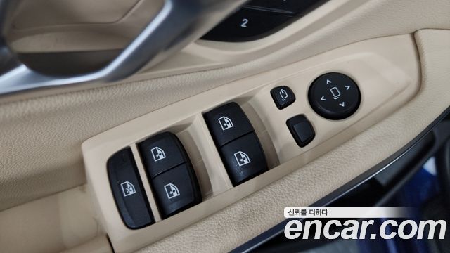 BMW 3-Series 330e Luxury
