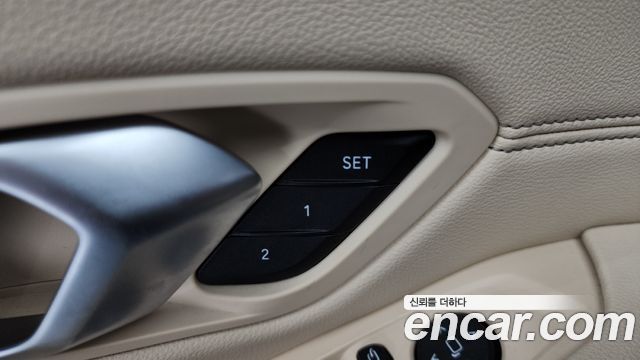BMW 3-Series 330e Luxury