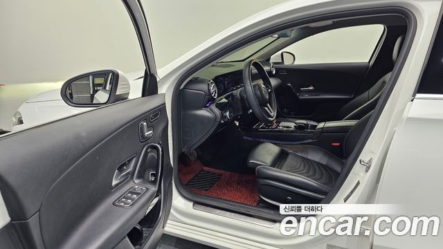 Mercedes-Benz A-Class A250 4MATIC Sedan