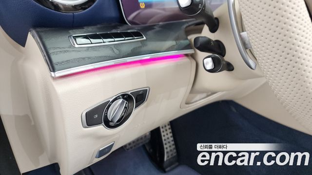 Mercedes-Benz E-Class E220d Cabriolet