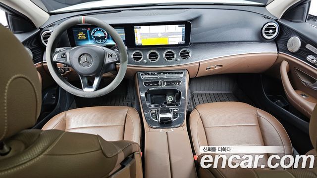 Mercedes-Benz E-Class E300 4MATIC Avnatgarde