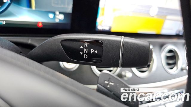 Mercedes-Benz E-Class E300 4MATIC Avnatgarde