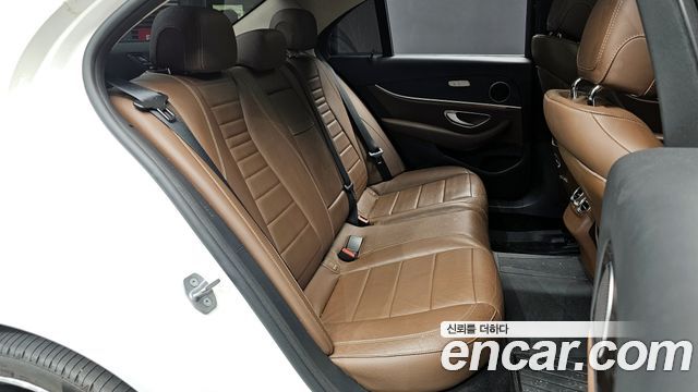 Mercedes-Benz E-Class E300 4MATIC Avnatgarde