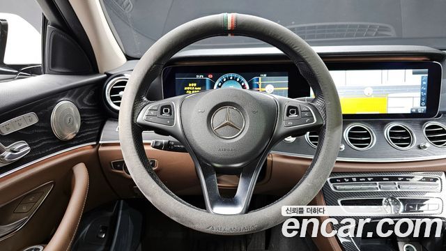 Mercedes-Benz E-Class E300 4MATIC Avnatgarde