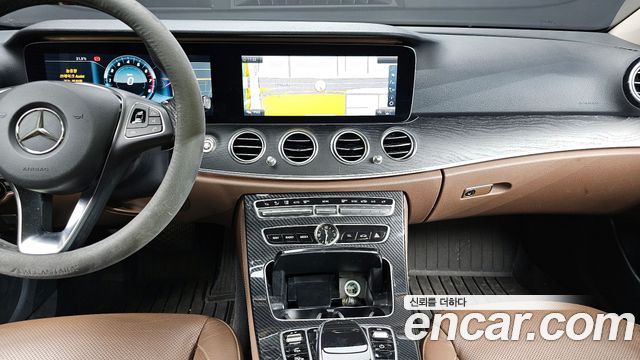 Mercedes-Benz E-Class E300 4MATIC Avnatgarde