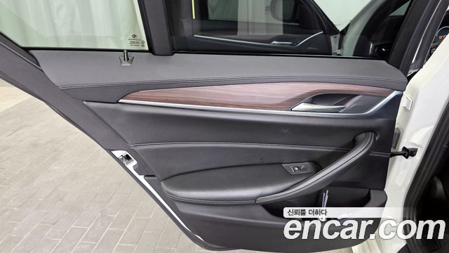BMW 5-Series 520d xDrive M Sport Package Plus