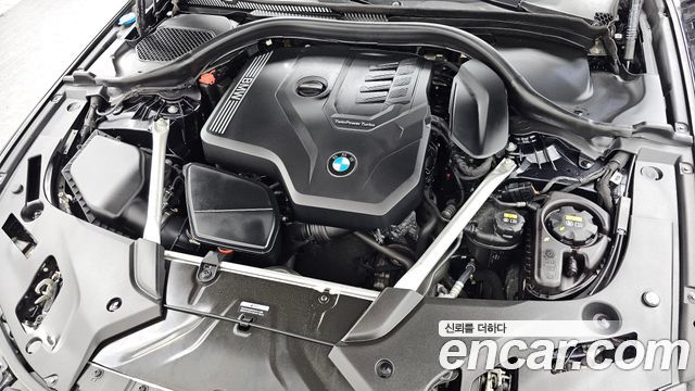 BMW 5-Series 530i xDrive M Sport Package