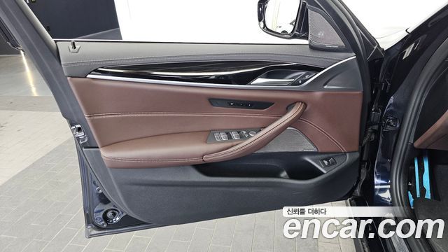BMW 5-Series 530i xDrive M Sport Package