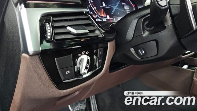 BMW 5-Series 530i xDrive M Sport Package