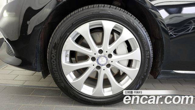 Mercedes-Benz E-Class E300 Exclusive