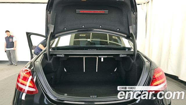 Mercedes-Benz E-Class E300 Exclusive