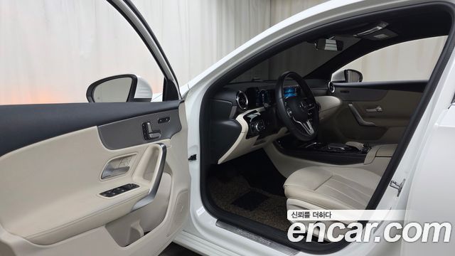 Mercedes-Benz A-Class A220 Hatchback
