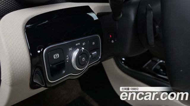 Mercedes-Benz A-Class A220 Hatchback