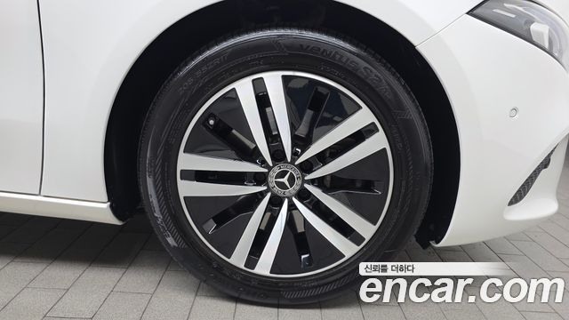 Mercedes-Benz A-Class A220 Hatchback
