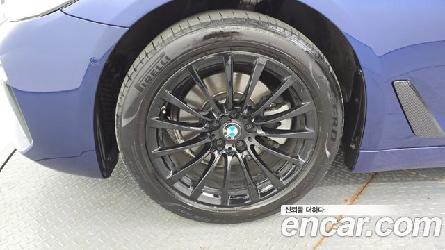 BMW 5-Series 520i Luxury