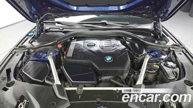 BMW 5-Series 520i Luxury