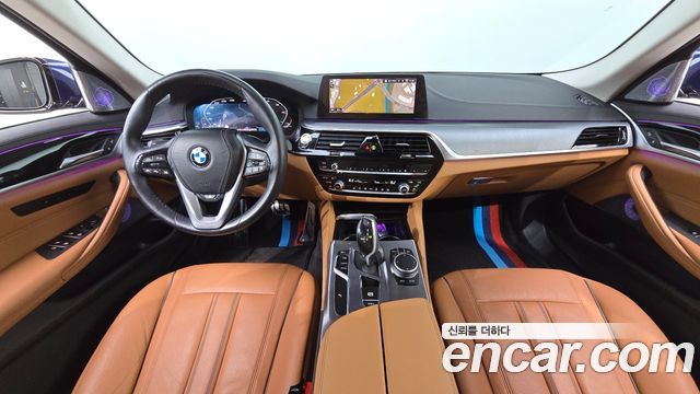 BMW 5-Series 520i Luxury